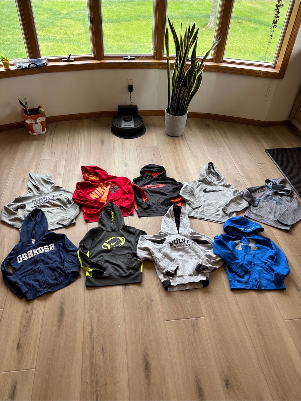 🧡9 boys size size small/6/7 hoodie bundle🧡